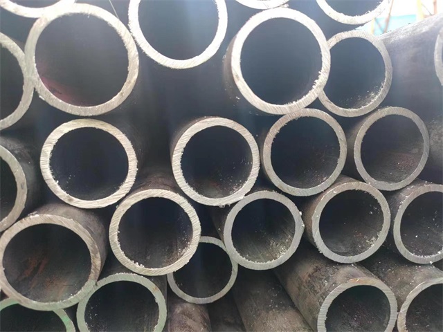 克拉玛依10#结构用无缝钢管
